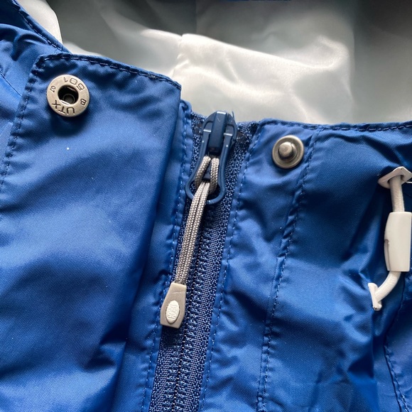 Helly Hansen water/wind resistant zip up - Picture 3 of 7